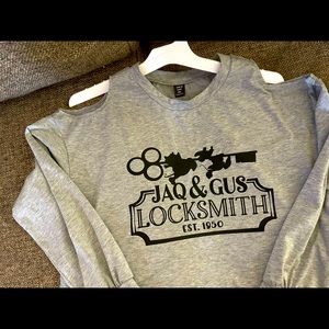 One size Cinderella crop shirt DisneyLand